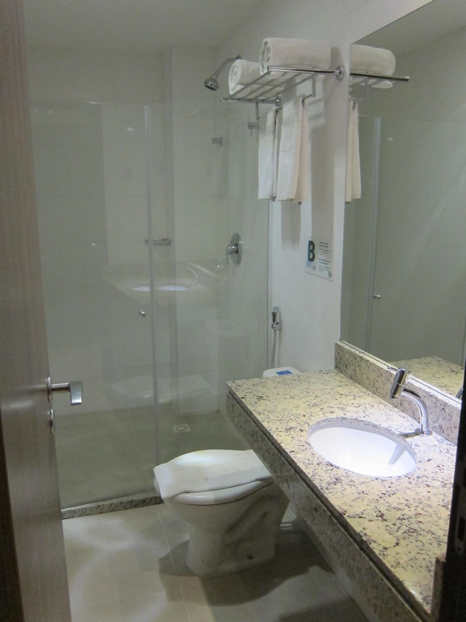 Hotel B 3*
