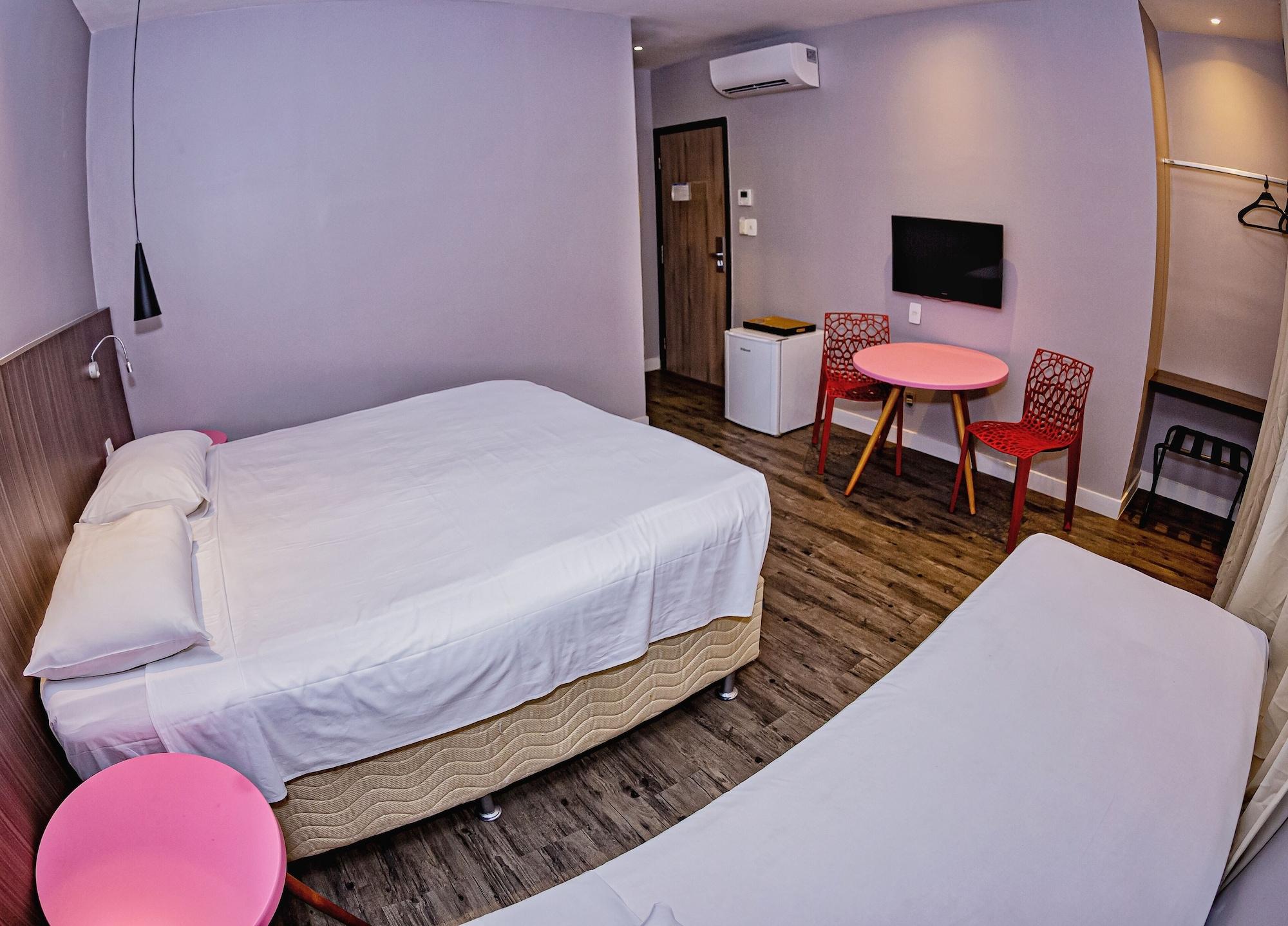 Hotel B
