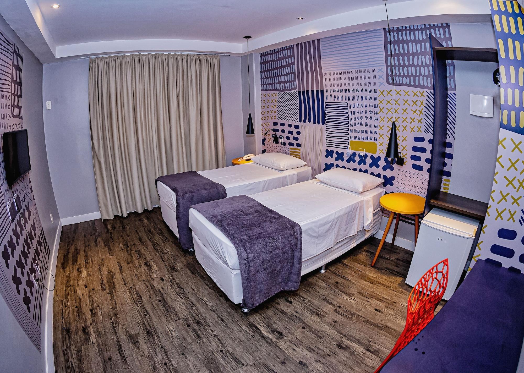 Hotel B