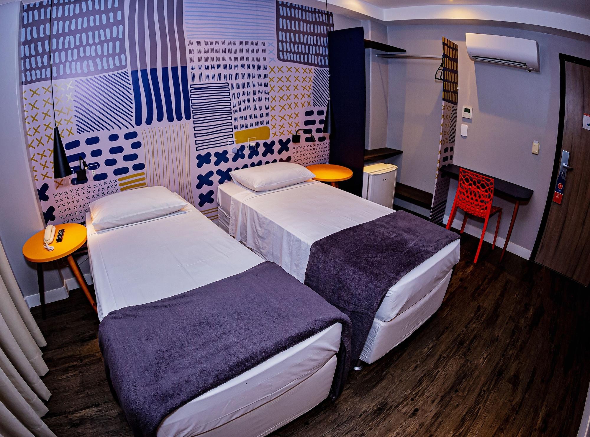 Hotel B